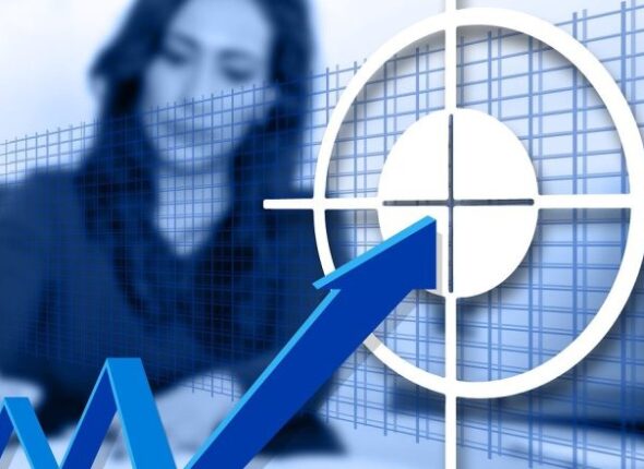 businesswoman-6557677_1280-870x440
